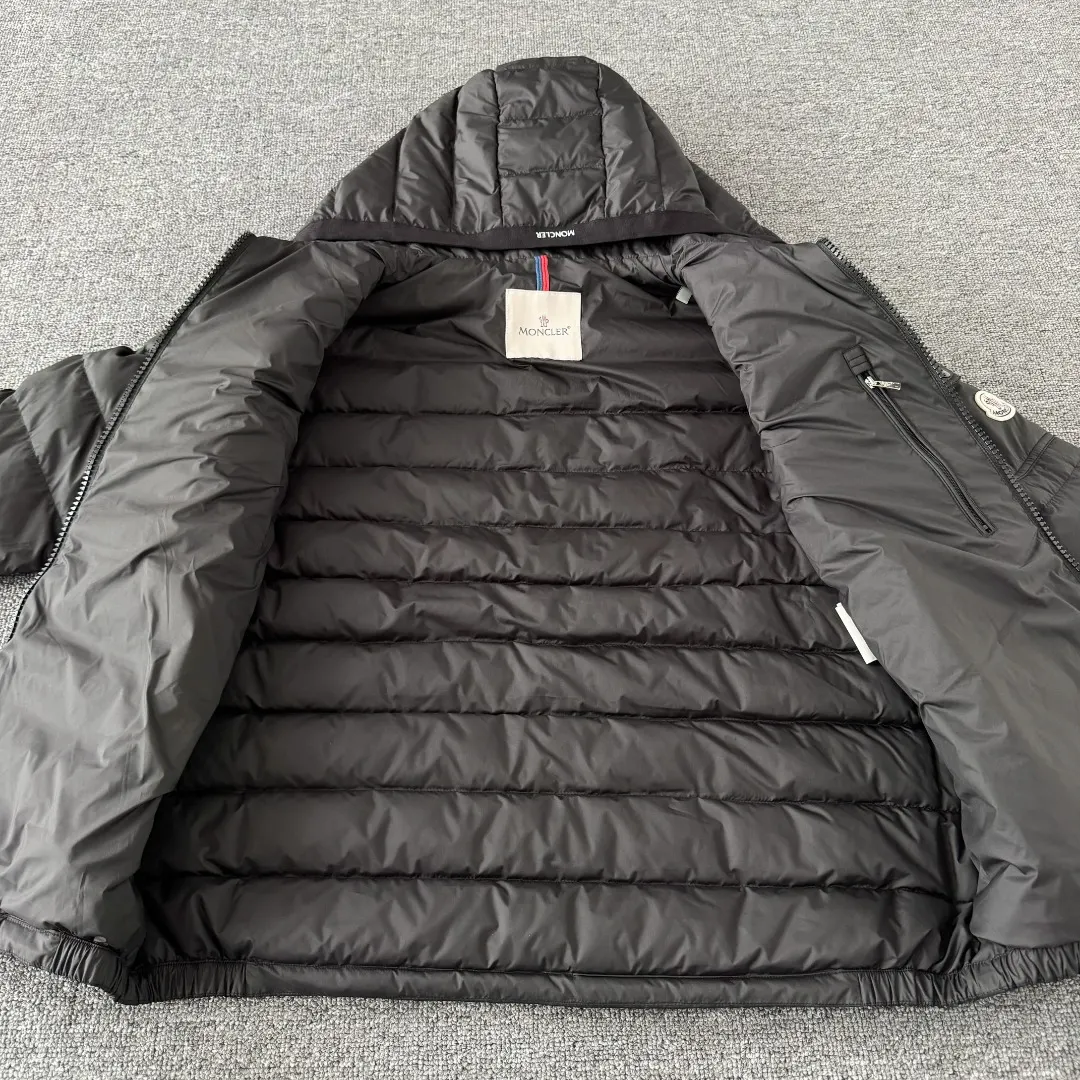 Hooded Lightweight Quilted Down Jacket D42023419 — view 10