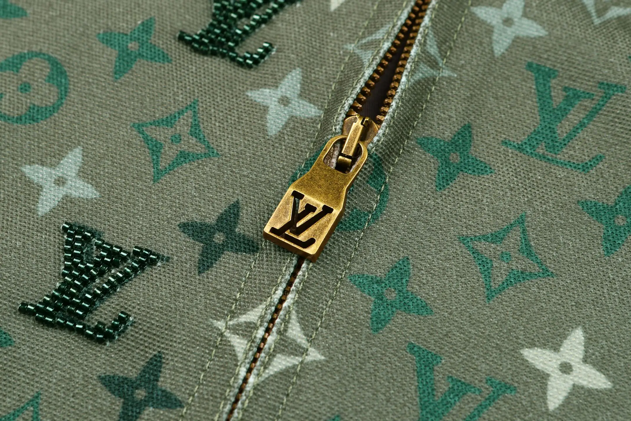 Monogram All-Over Print Hooded Jacket D42523600 — view 5