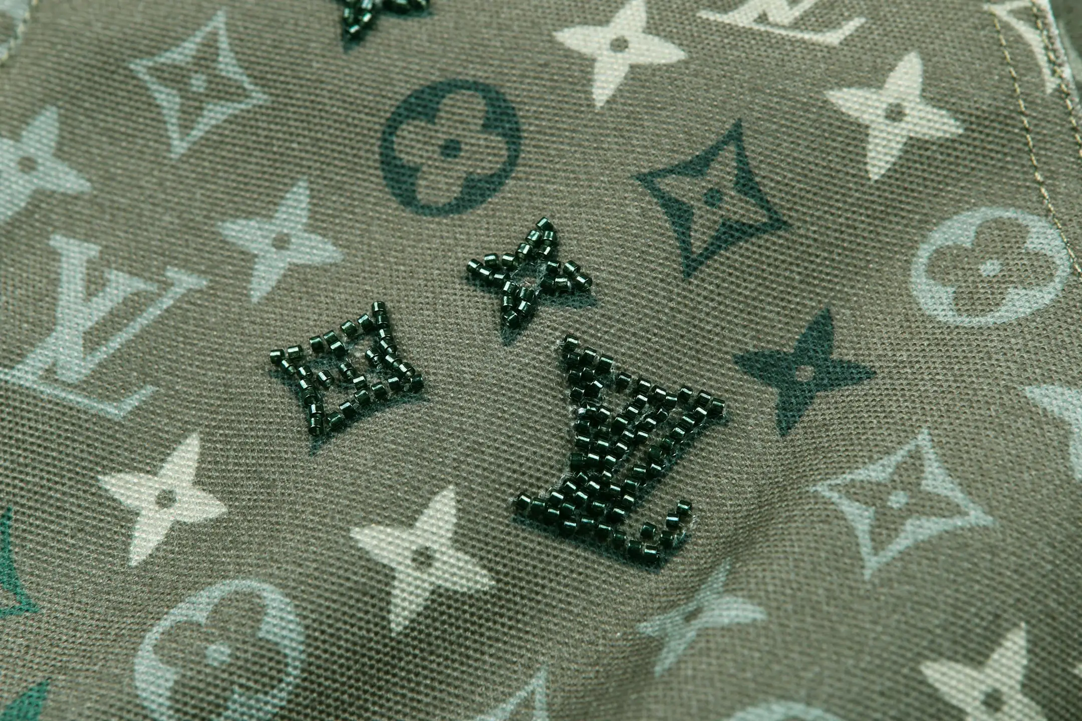 Monogram All-Over Print Hooded Jacket D42523600 — view 7