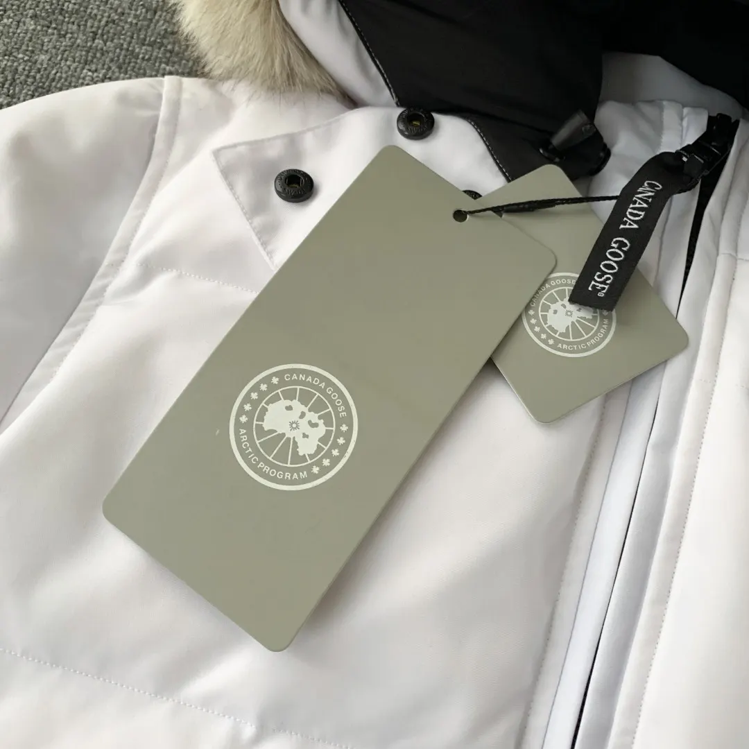 Fur-Trimmed Down-Filled Puffer Jacket D43023407 — view 4