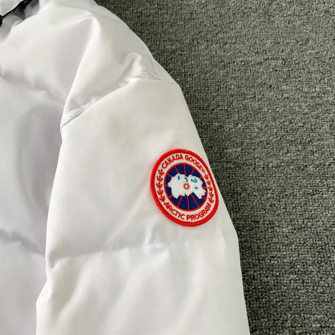 Fur-Trimmed Down-Filled Puffer Jacket D43023407 — view 6