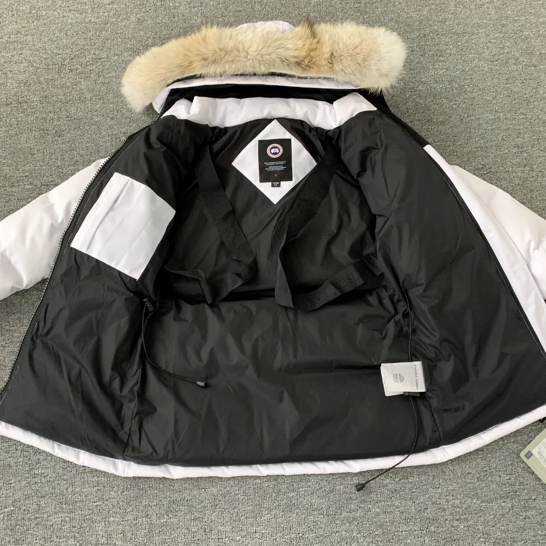 Fur-Trimmed Down-Filled Puffer Jacket D43023407 — view 9