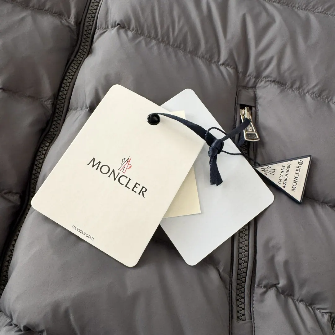 Wool-Panelled Down-Filled Cardigan Jacket D43023416 — view 5