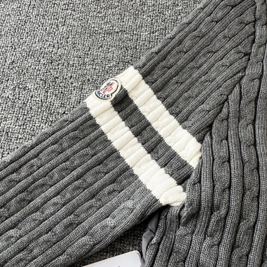 Wool-Panelled Down-Filled Cardigan Jacket D43023416 — view 12