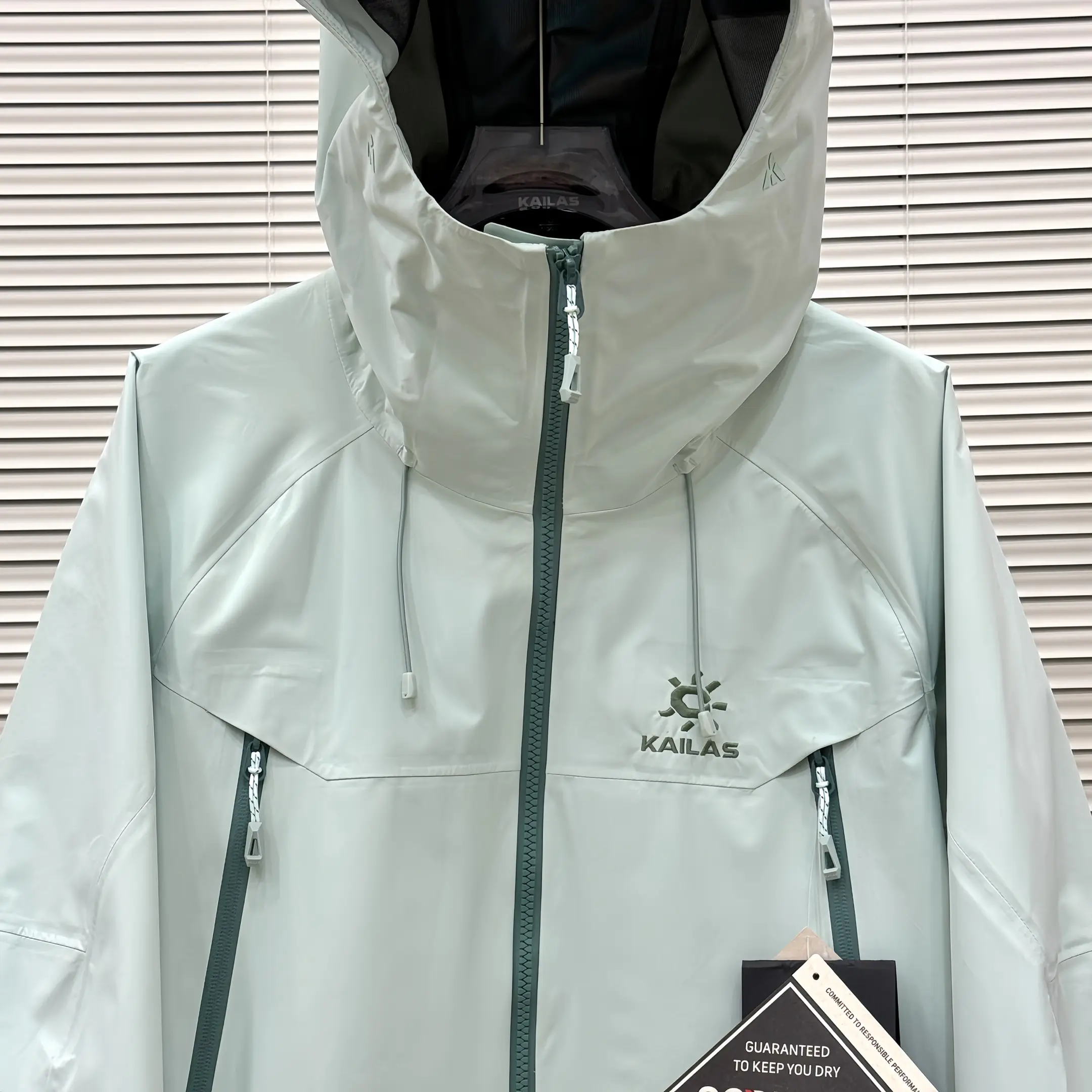 MONT-X GORE-TEX 3L Hardshell Jacket D44022695 — view 2