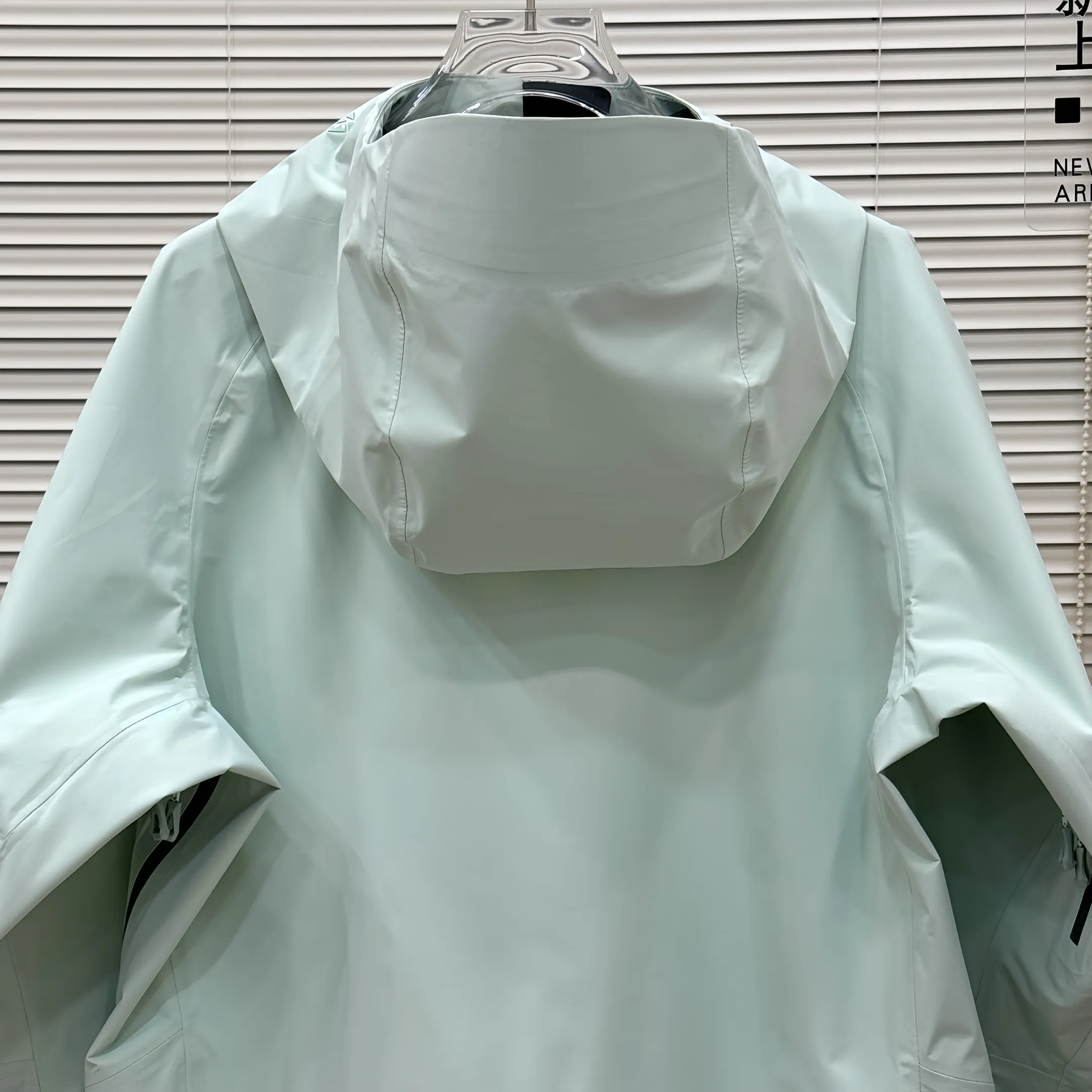 MONT-X GORE-TEX 3L Hardshell Jacket D44022695 — view 3