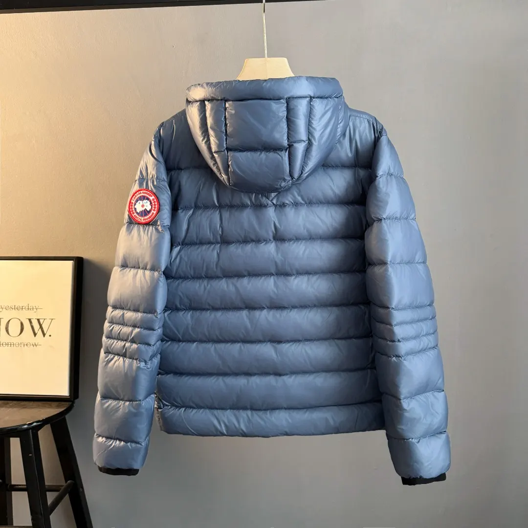 Lodge Hooded Lightweight Down Jacket D44023532 — view 2