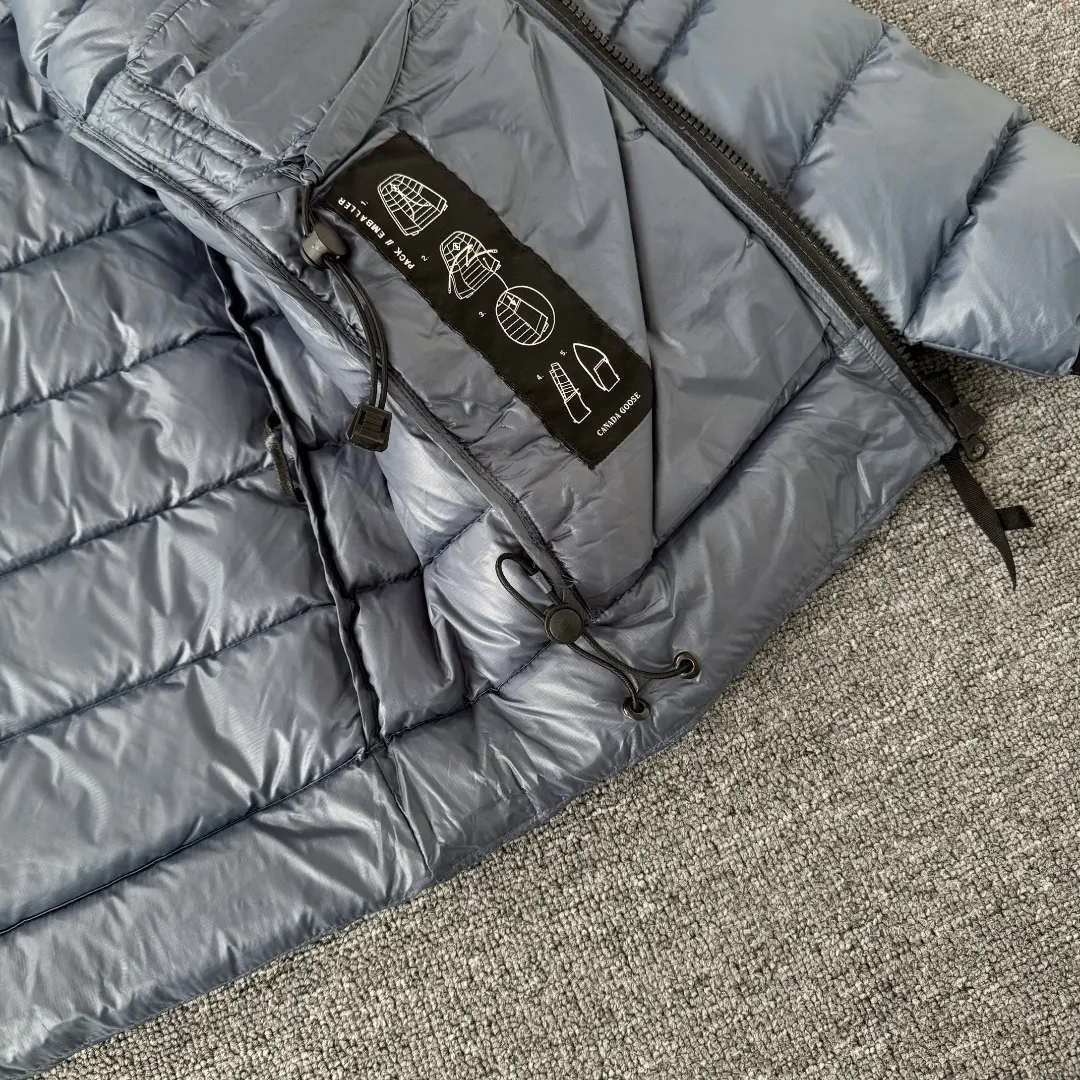 Lodge Hooded Lightweight Down Jacket D44023532 — view 9