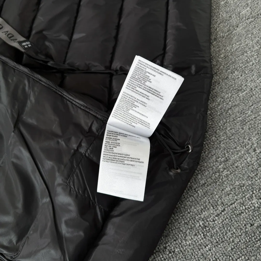 Lodge Hooded Lightweight Down Jacket D44023534 — view 12
