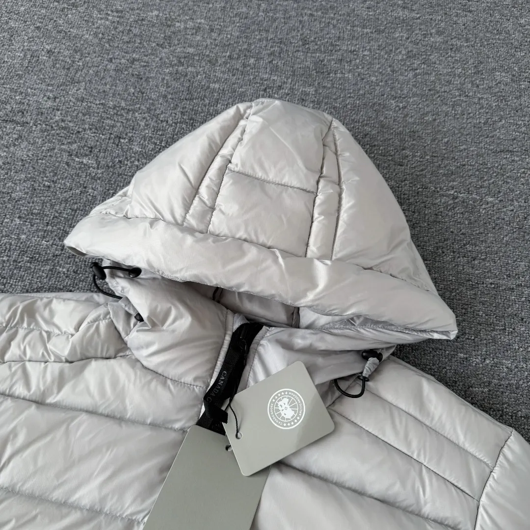 Lodge Lightweight Hooded Down Jacket D44023537 — view 3