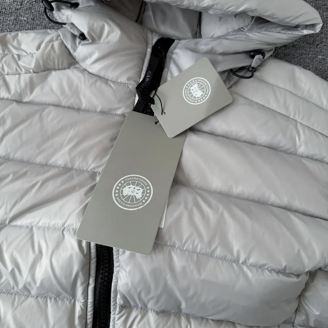 Lodge Lightweight Hooded Down Jacket D44023537 — view 4