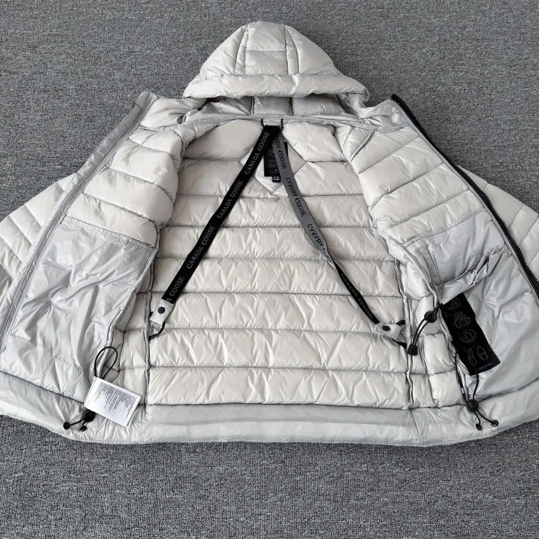 Lodge Lightweight Hooded Down Jacket D44023537 — view 9