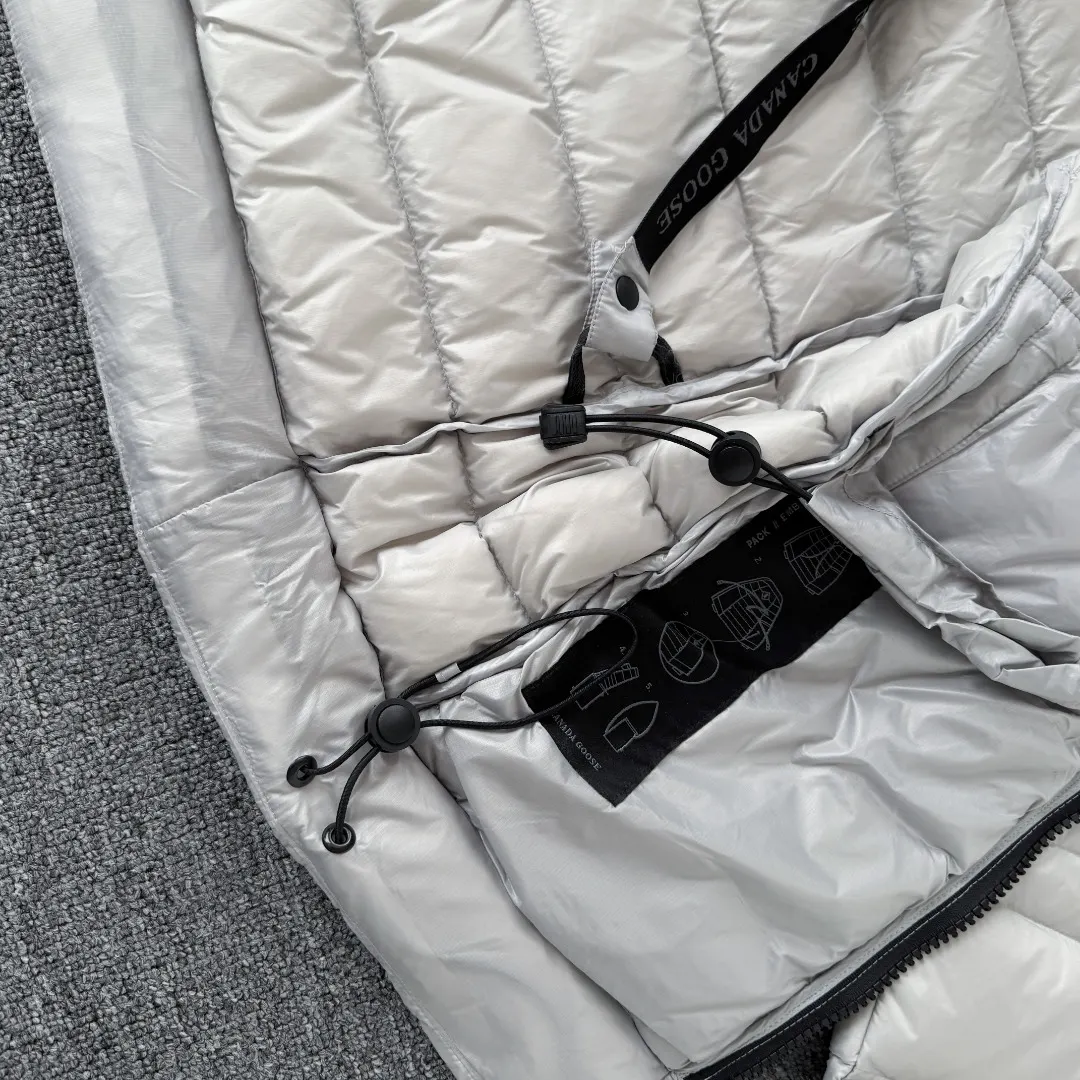 Lodge Lightweight Hooded Down Jacket D44023537 — view 10