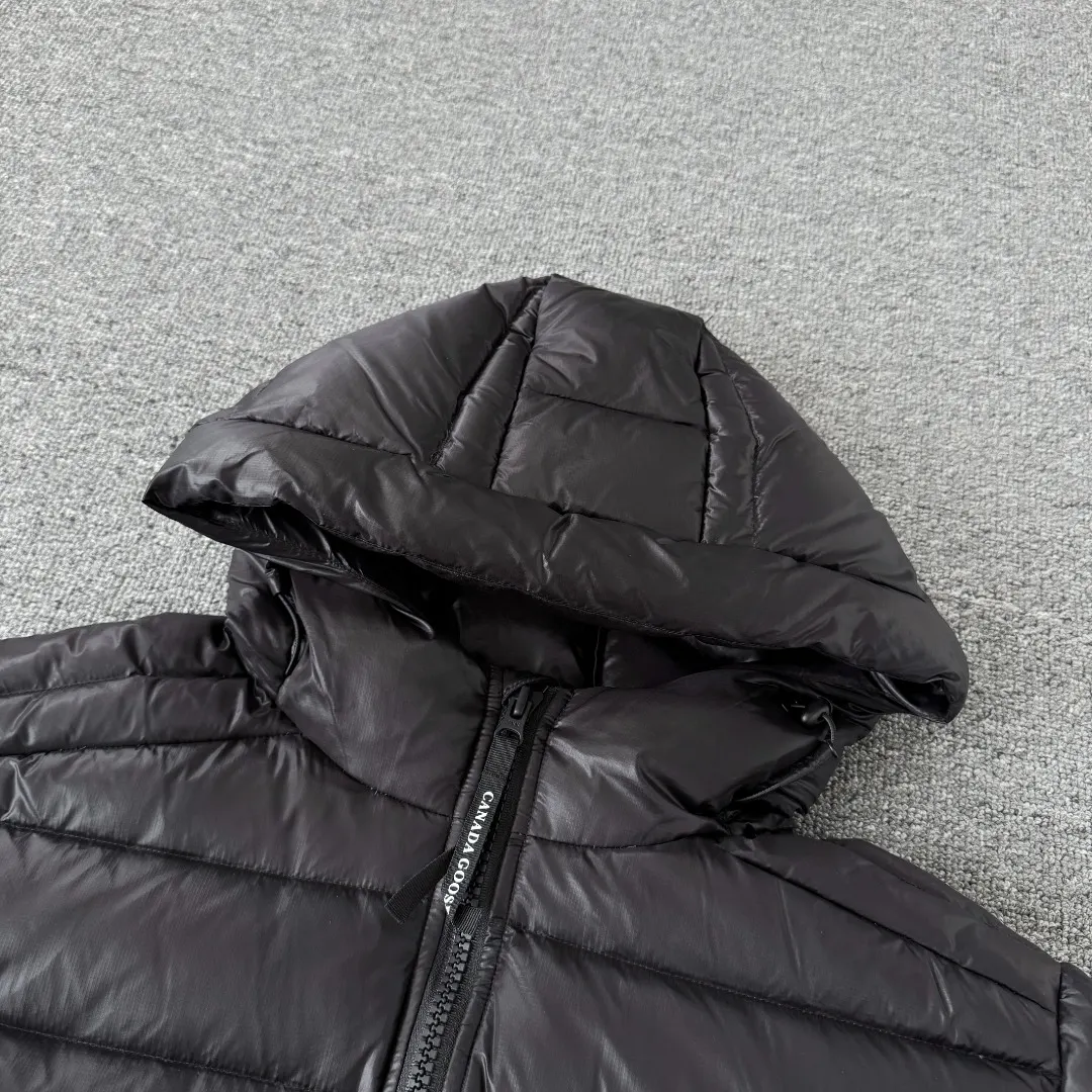 Crofton Lightweight Hooded Puffer Jacket D44023535 — view 3