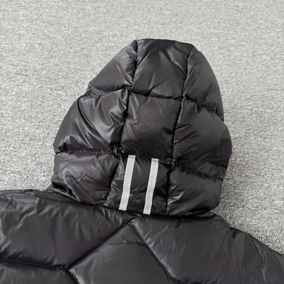 Crofton Lightweight Hooded Puffer Jacket D44023535 — view 13