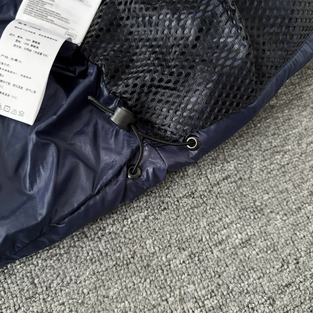 Crofton Hooded Down Puffer Jacket D45023544 — view 10