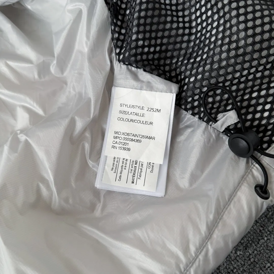 Crofton Hooded Down Puffer Jacket D45023547 — view 10