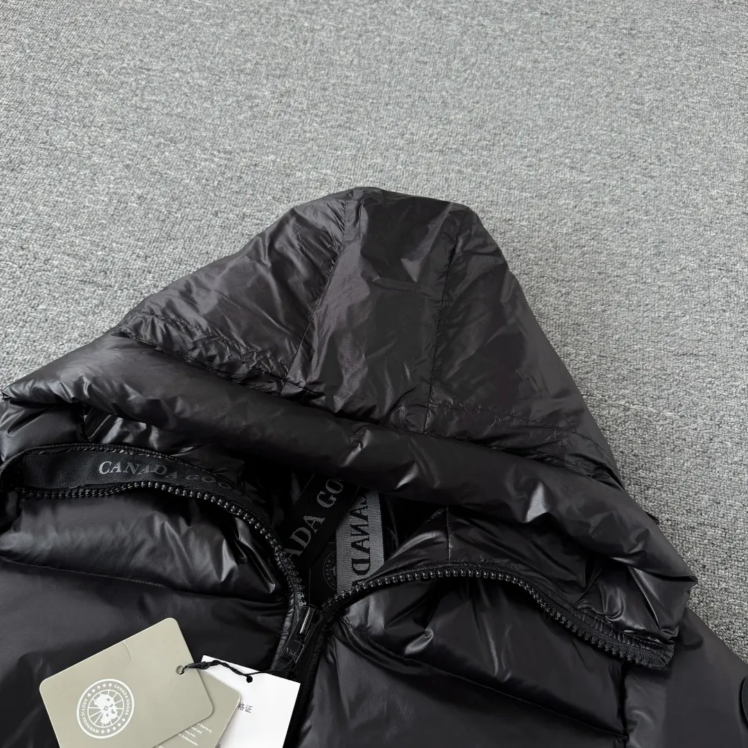 Crofton Hooded Down Puffer Jacket D45023546 — view 3