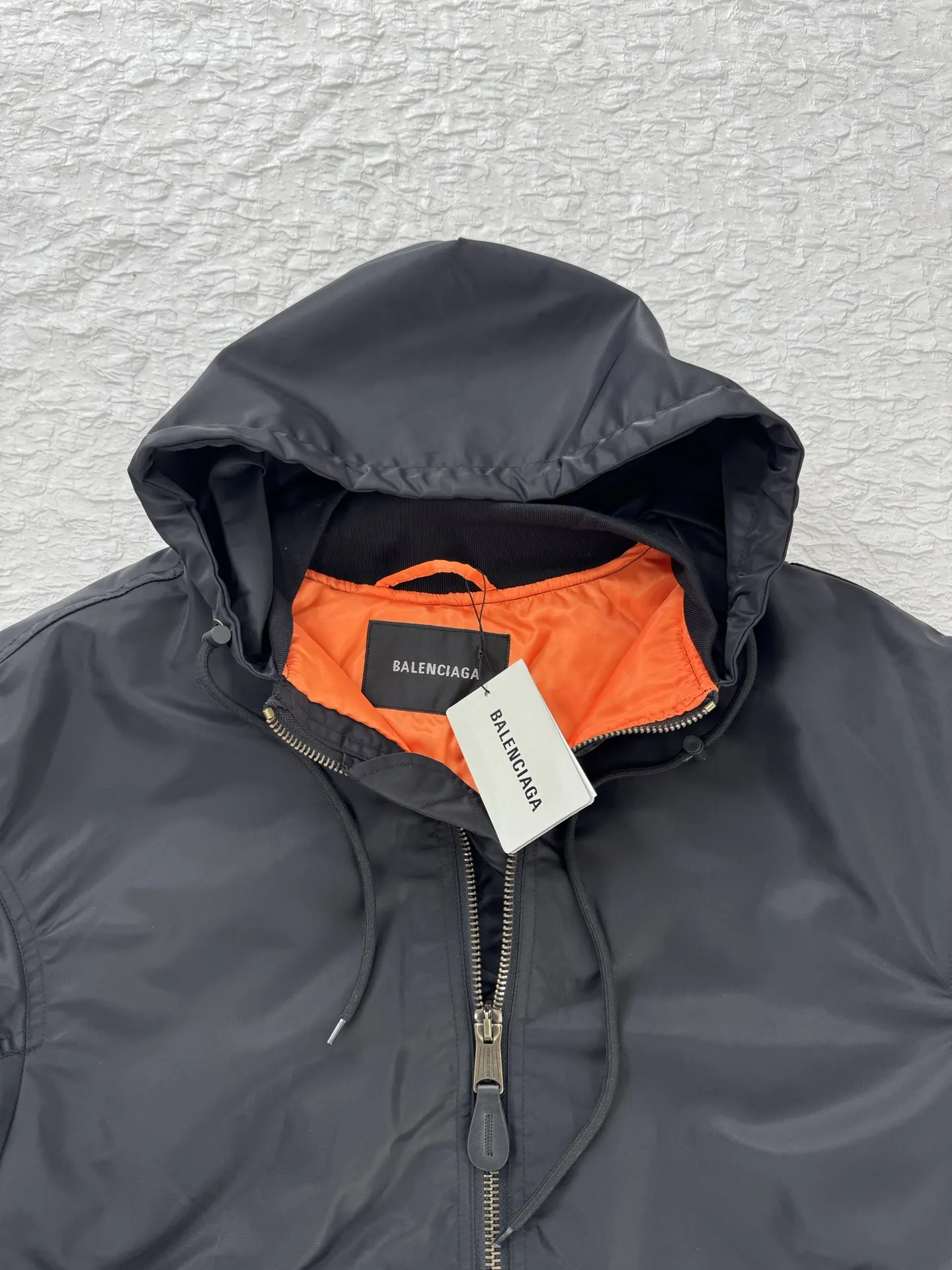 Tape Print Hooded Bomber Jacket D46019956 — view 3