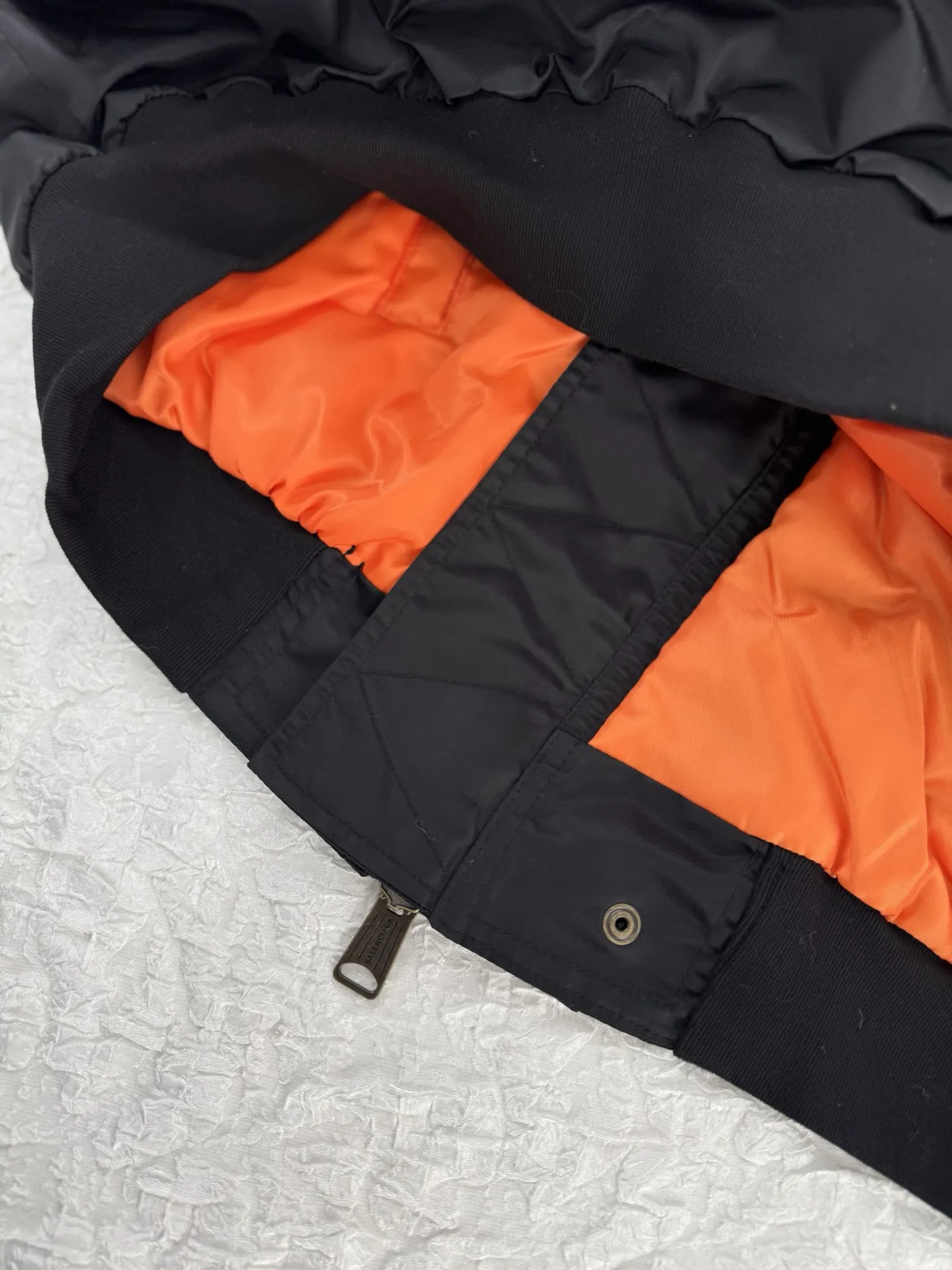 Tape Print Hooded Bomber Jacket D46019956 — view 7