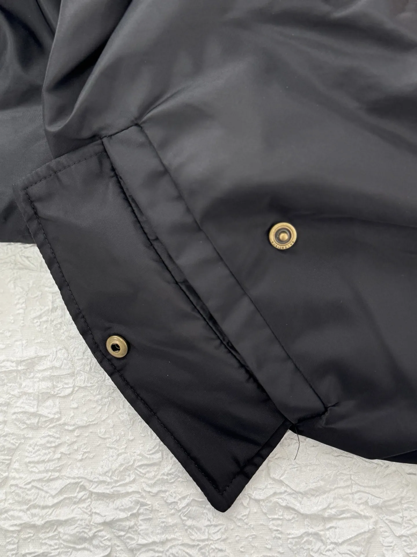 Tape Print Hooded Bomber Jacket D46019956 — view 8