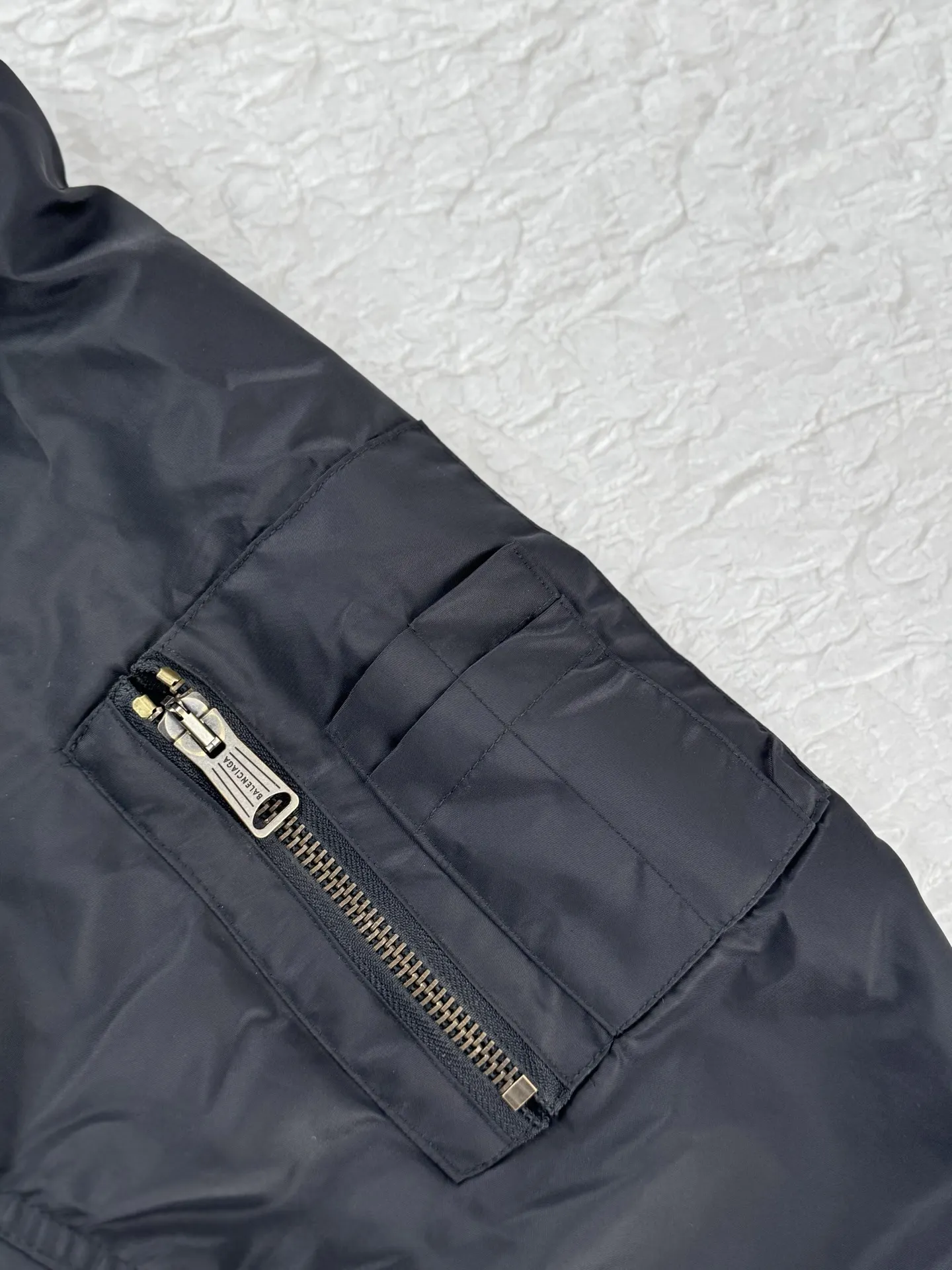Tape Print Hooded Bomber Jacket D46019956 — view 10