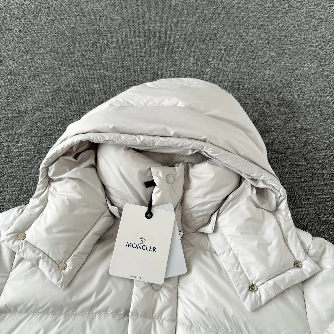 Maya 70th Anniversary Matte Down Puffer Jacket D47023483 — view 3