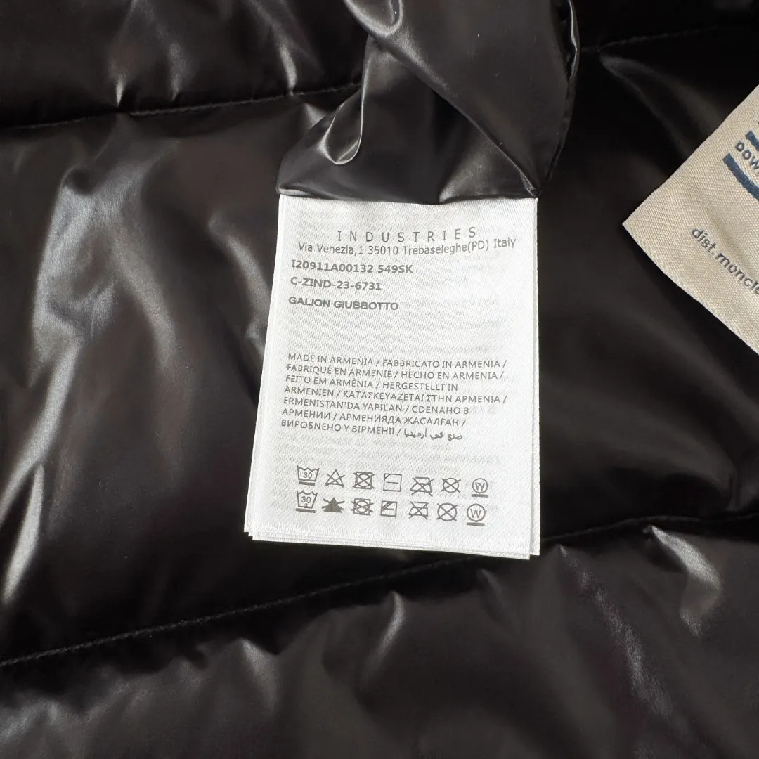 Maya 70th Anniversary Matte Down Jacket D47023486 — view 9