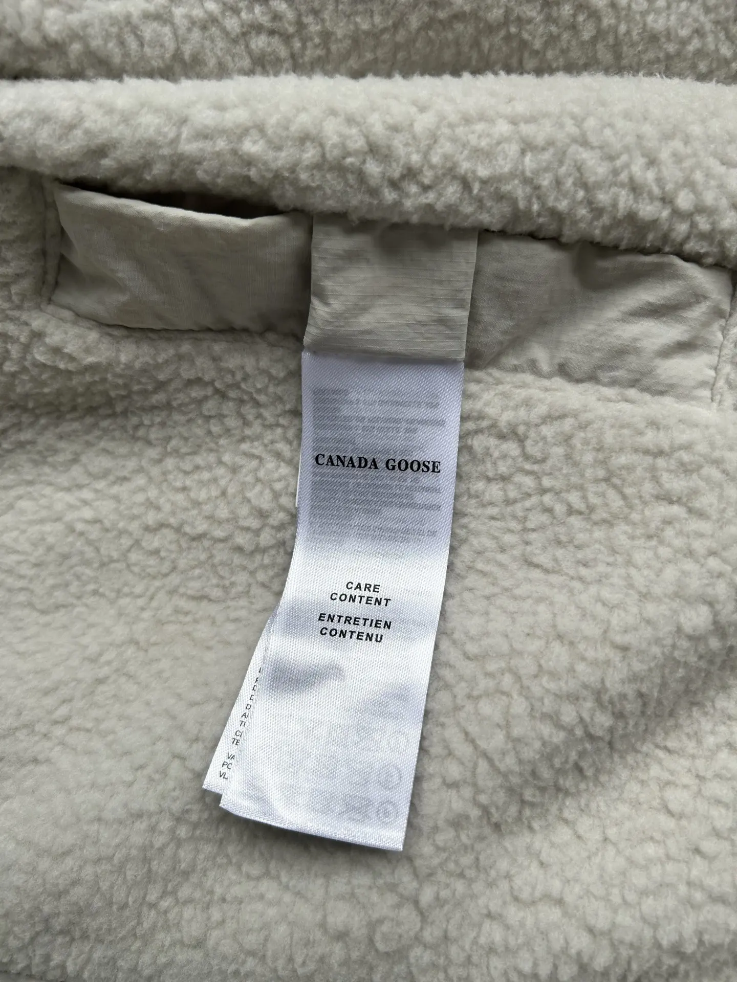 Alberni Reversible Fleece Hooded Jacket D48022782 — view 13