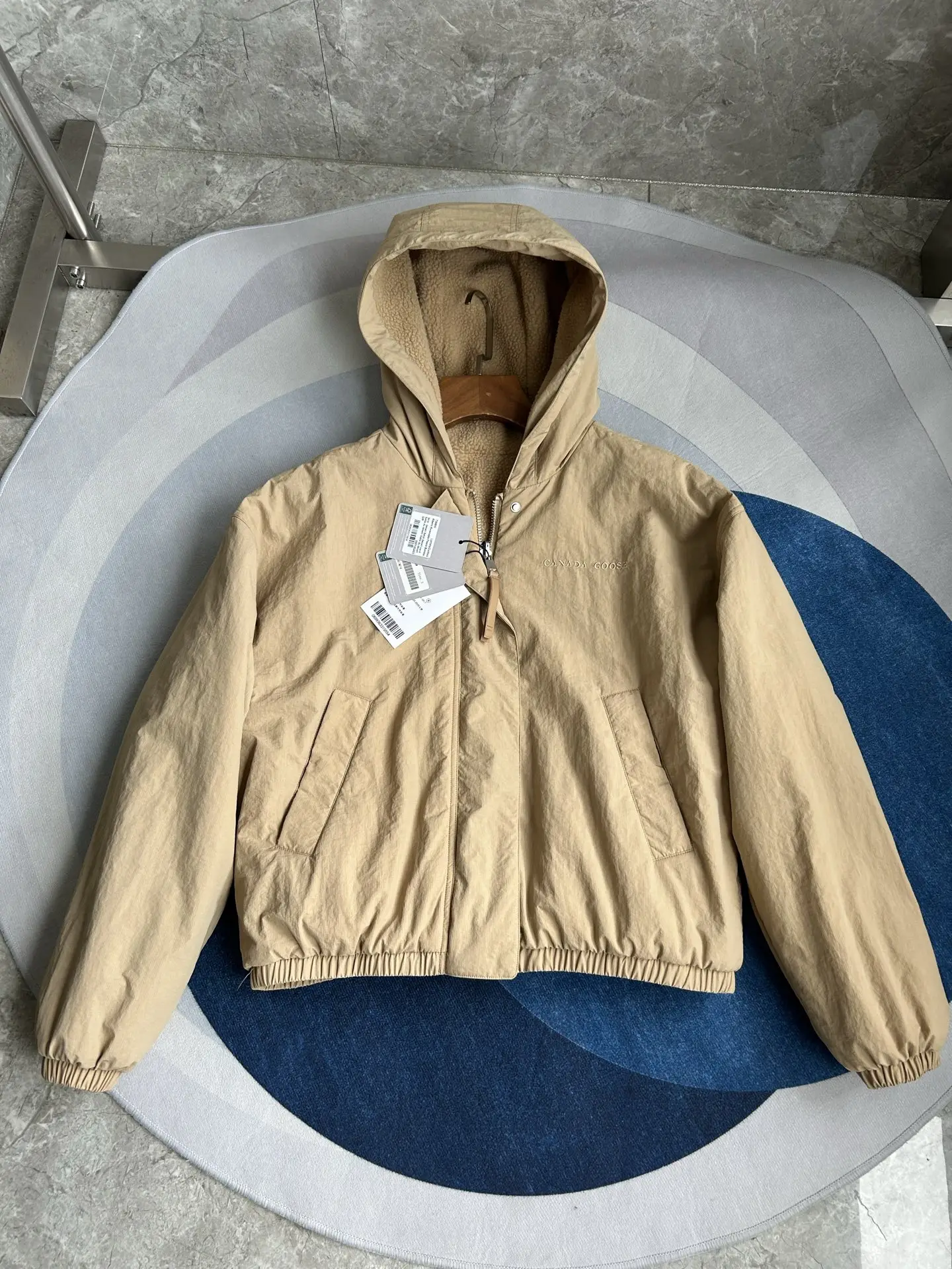 Alberni Reversible Fleece Hooded Jacket D48022785 — view 3