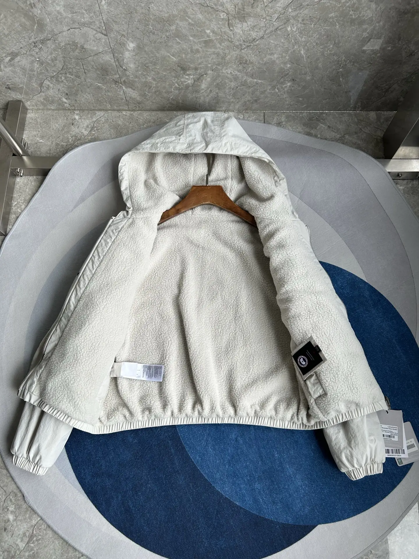 Alberni Reversible Fleece Hooded Jacket D48022783 — view 4
