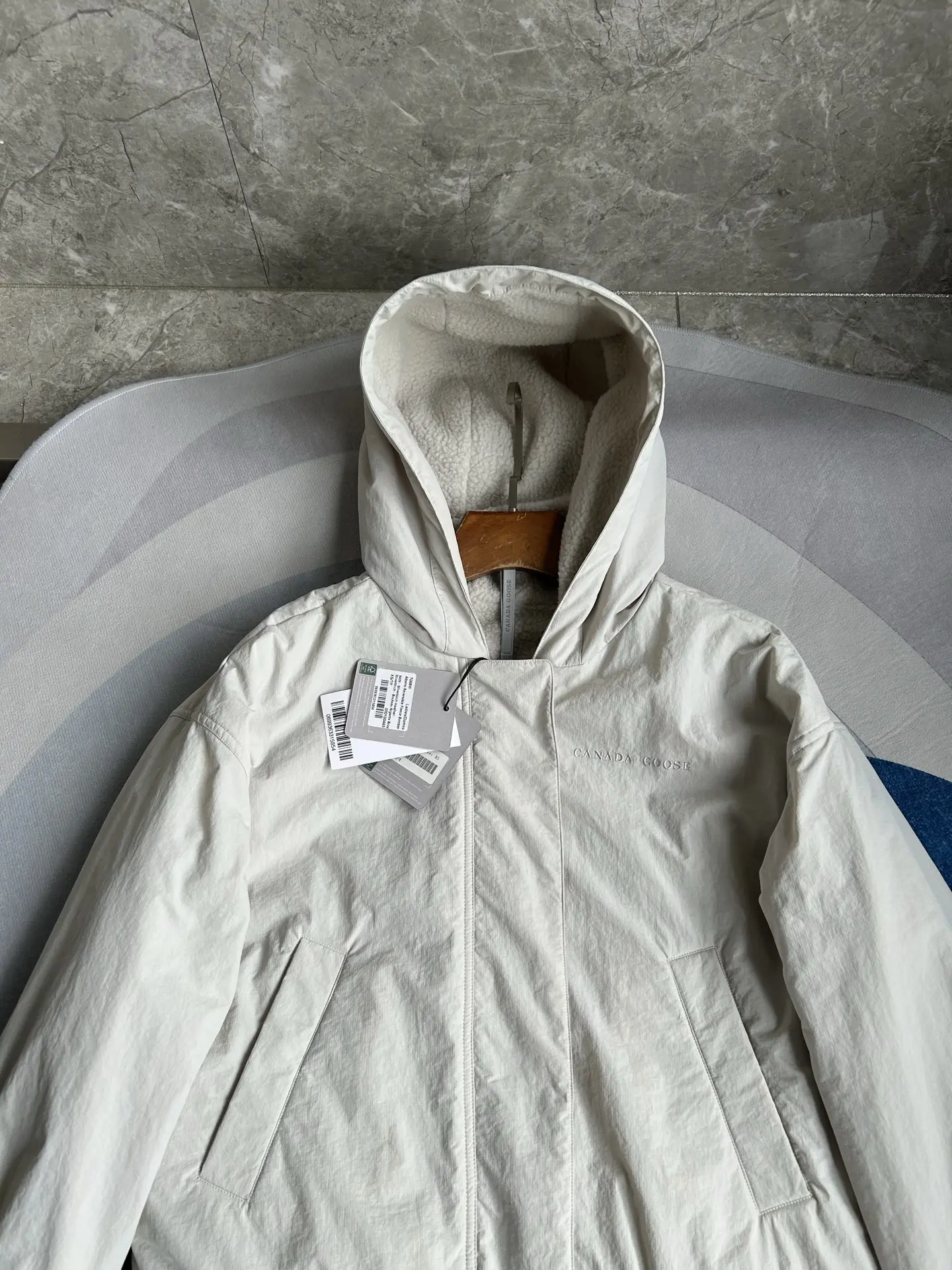 Alberni Reversible Fleece Hooded Jacket D48022783 — view 9