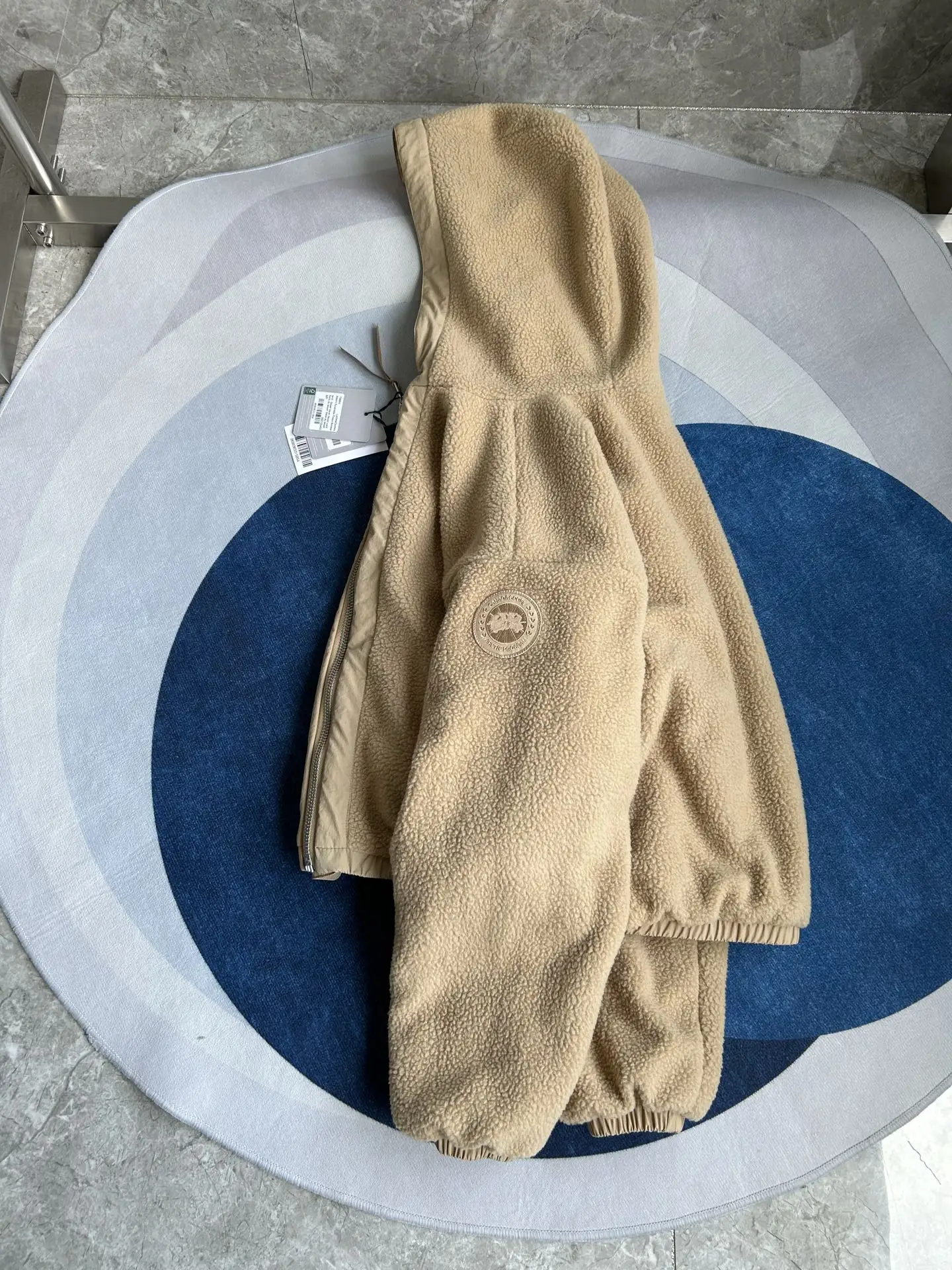 Alberni Reversible Hooded Fleece Bomber Jacket D48022784 — view 6