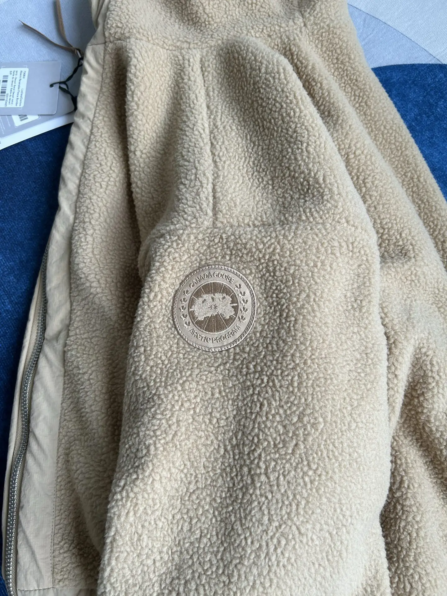 Alberni Reversible Hooded Fleece Bomber Jacket D48022784 — view 21