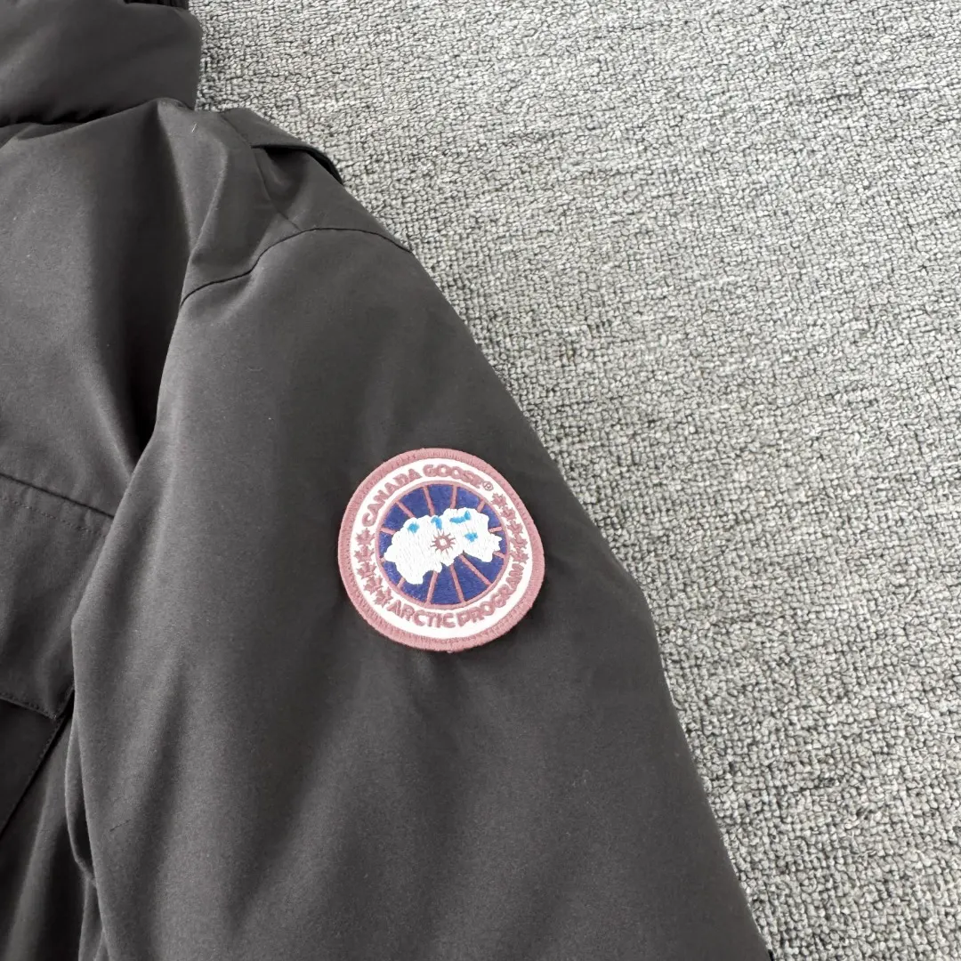Expedition Down-Filled Puffer Jacket D49023494 — view 4