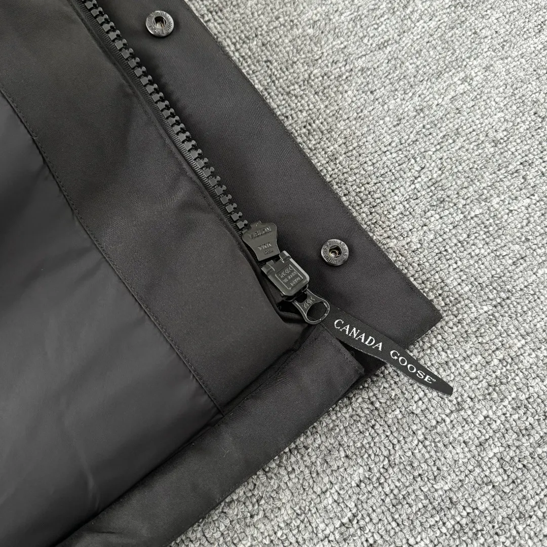 Expedition Down-Filled Puffer Jacket D49023494 — view 10