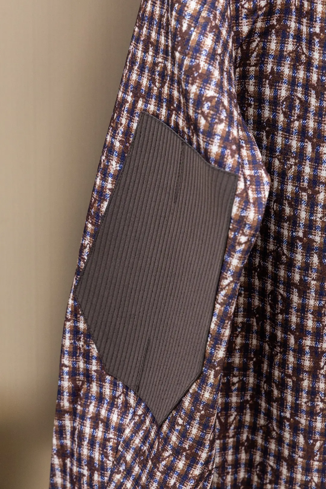 Monogram Chic Collarless Tweed Jacket D49023432 — view 13