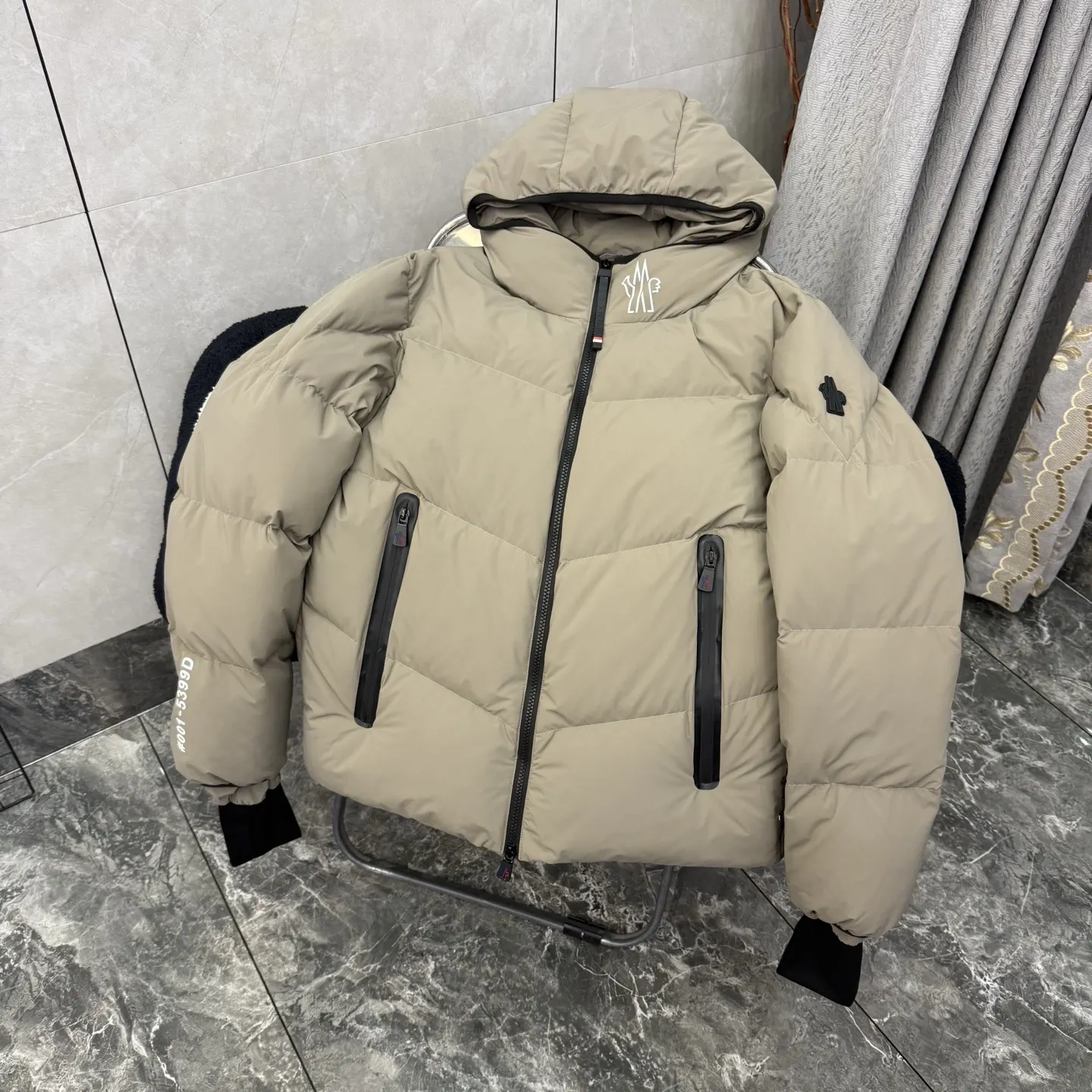 Moncler Grenoble Arcesaz Reflective Down Ski Jacket D51019970 — view 7