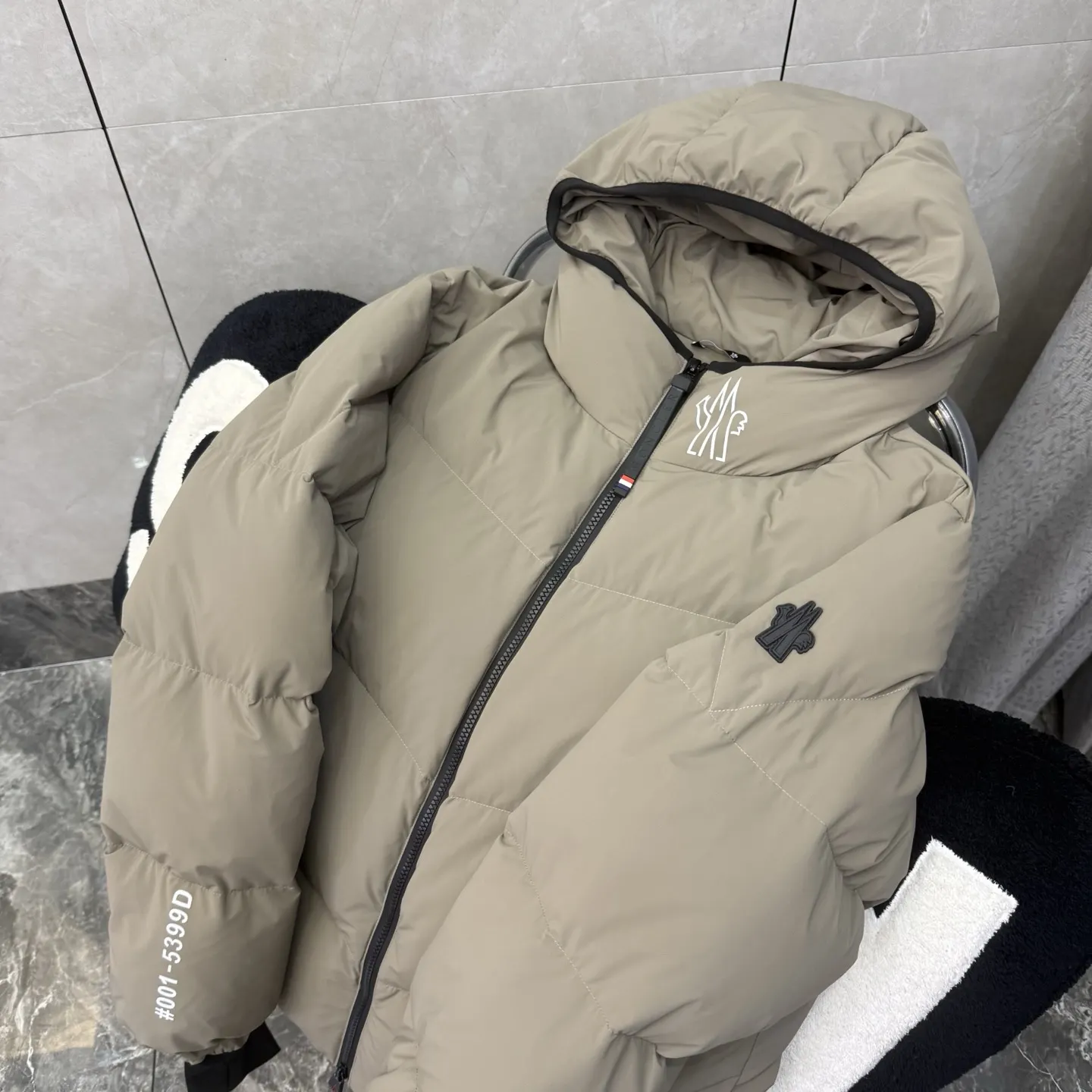 Moncler Grenoble Arcesaz Hooded Down Ski Jacket D51019971 — view 3