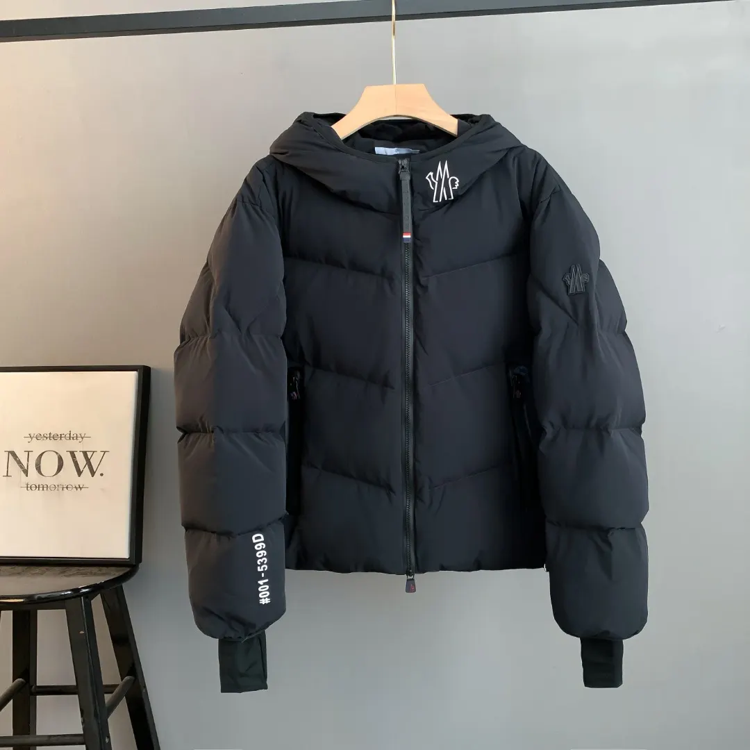 Gore-Tex Waterproof Down Puffer Jacket D55023417