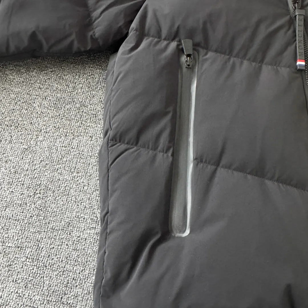 Gore-Tex Waterproof Down Puffer Jacket D55023417 — view 6