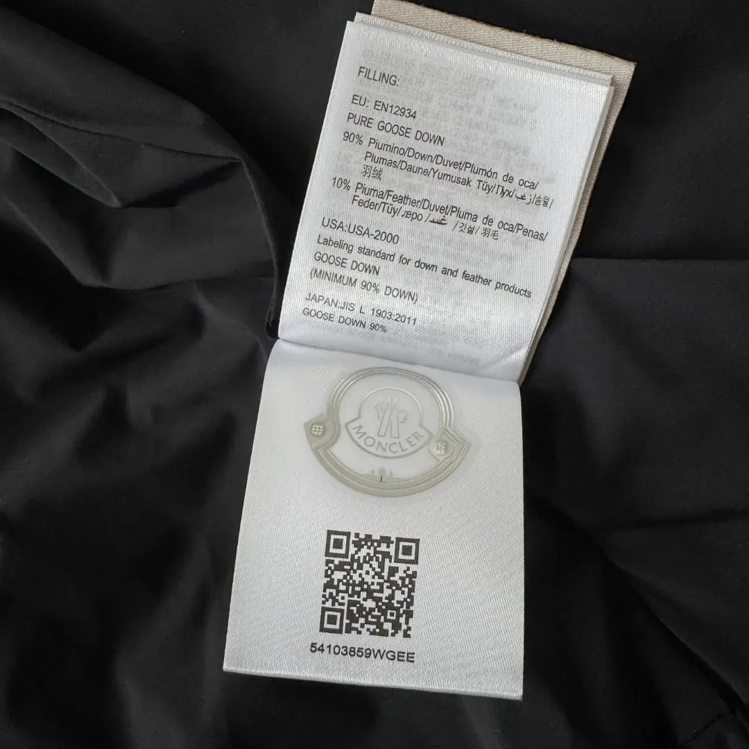 Gore-Tex Waterproof Down Puffer Jacket D55023417 — view 10