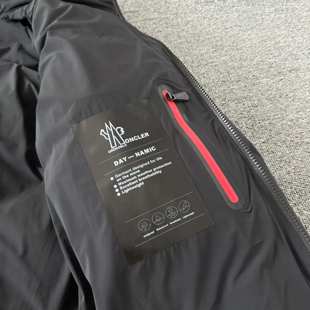Gore-Tex Waterproof Down Puffer Jacket D55023417 — view 11