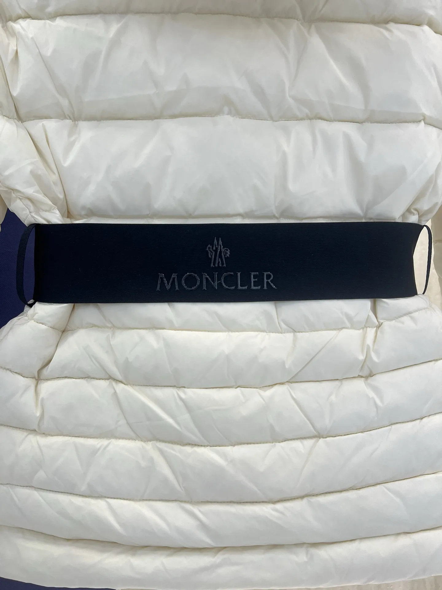 Magnolia Belted Hooded Down Jacket D81019957 — view 9