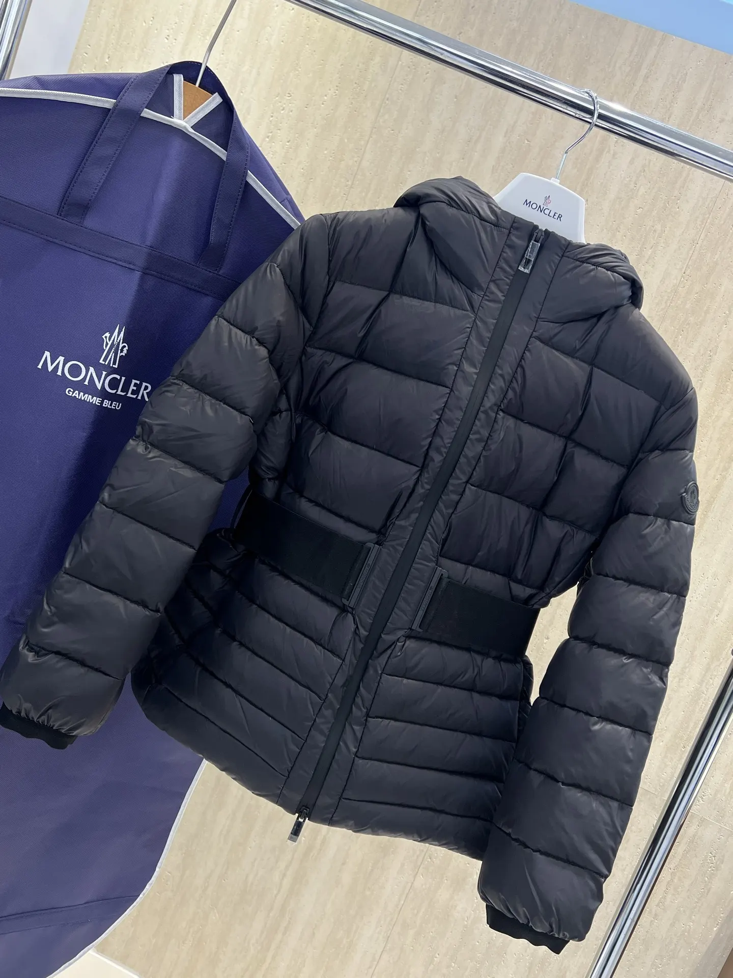 Magnolia Belted Hooded Down Jacket D81019958 — view 3