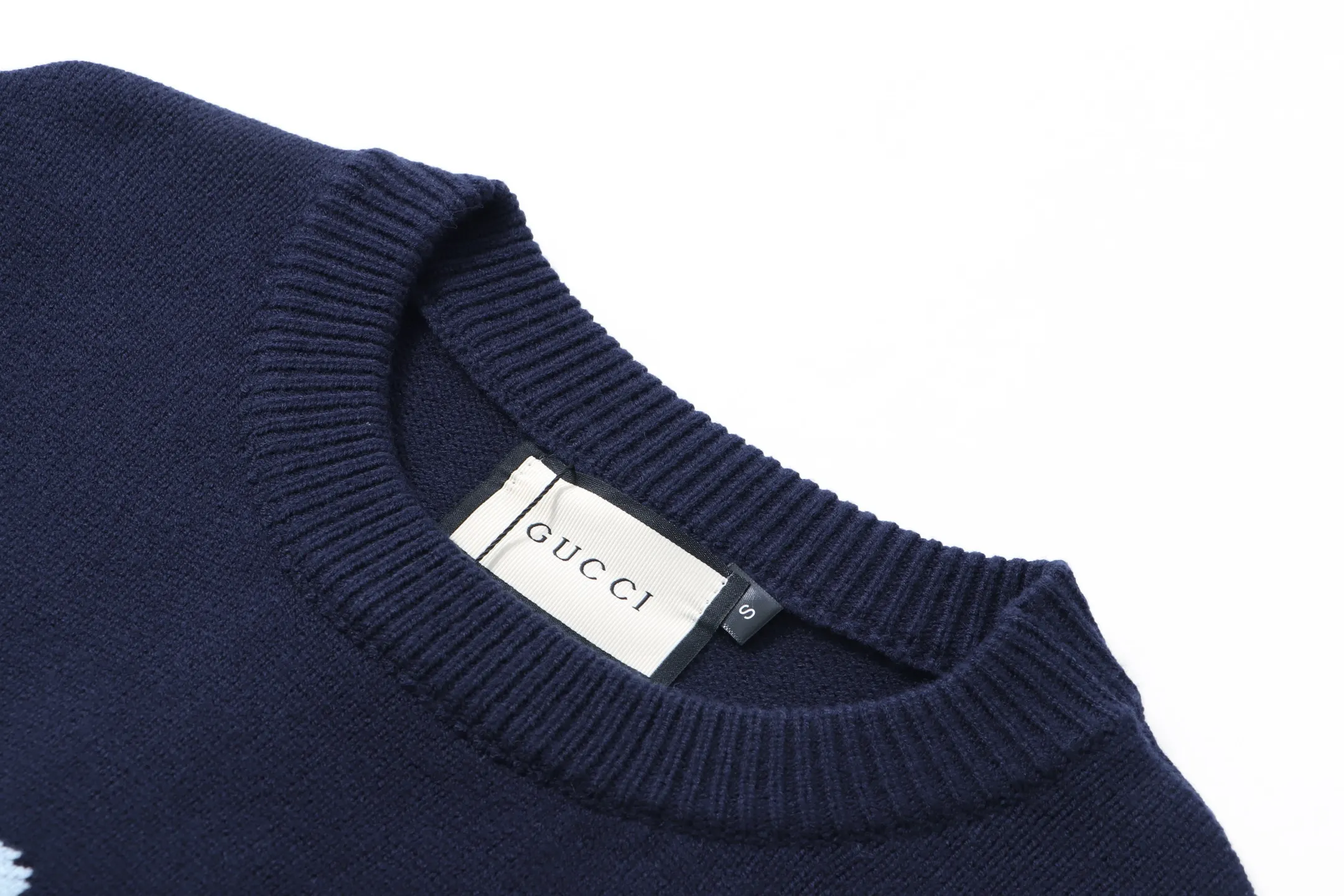 Script Logo Intarsia Knit Sweater D20022119 — view 3