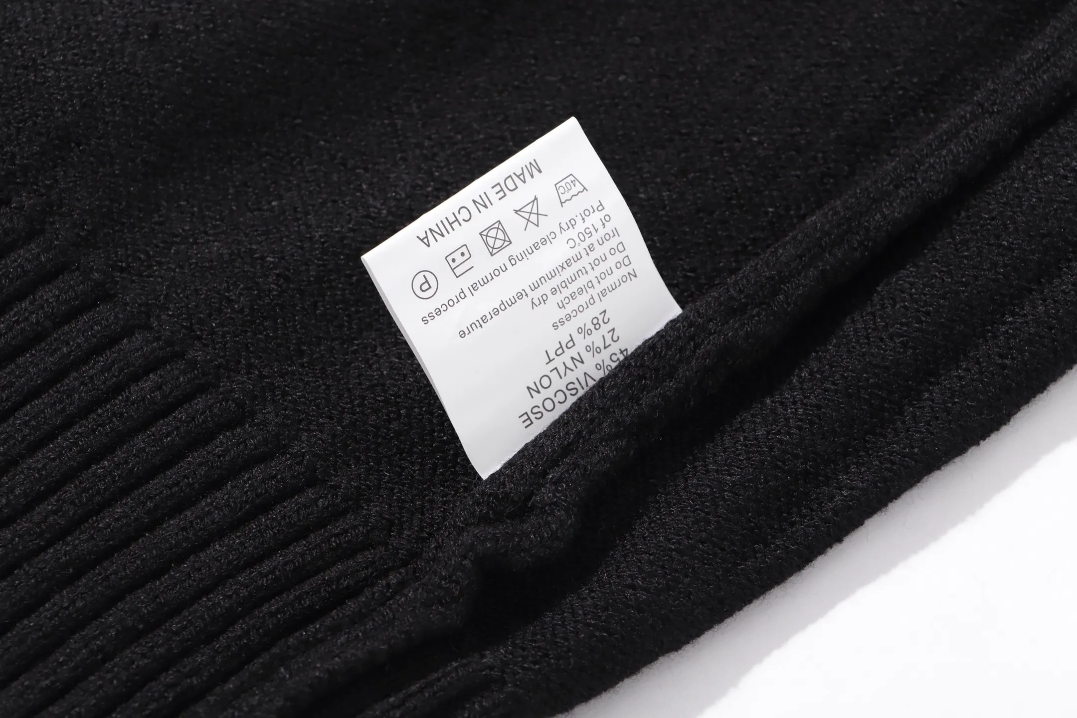 Fendi Roma Logo Intarsia Knit Sweater D20022093 — view 3