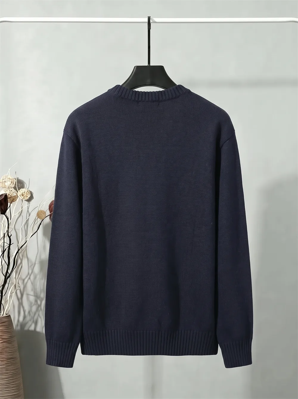 Logo Embroidered Crew-Neck Sweater D20022090 — view 2