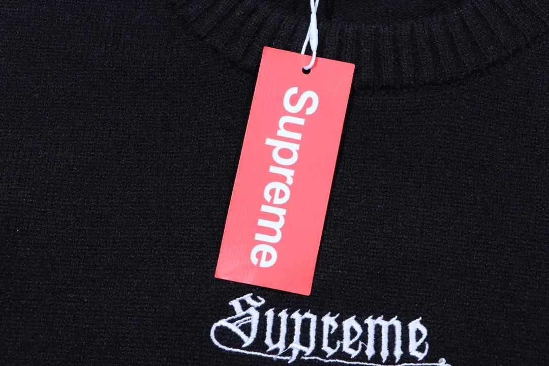 Logo Embroidered Crew-Neck Sweater D20022090 — view 4