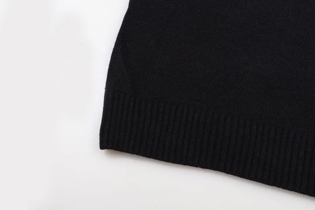 Logo Embroidered Crew-Neck Sweater D20022090 — view 5